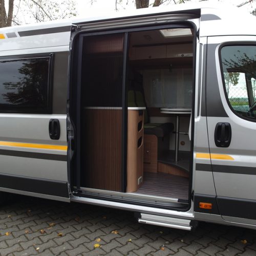 Usa plasa de insecte Ducato si aceeasi din 2007 cu usa inalta