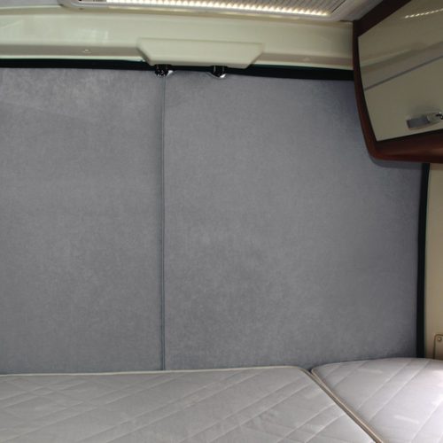 Izolație pentru hayon înalt – Izolație hayon din două piese