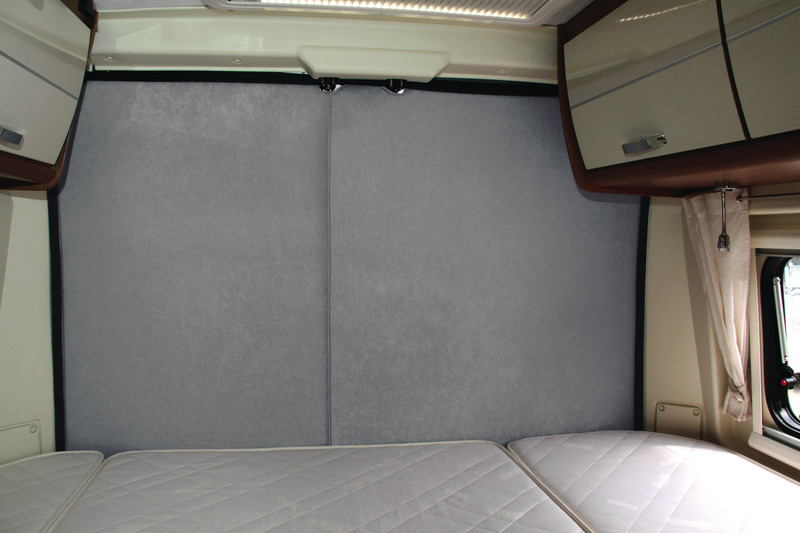 Izolație pentru hayon înalt - Izolație hayon din două piese